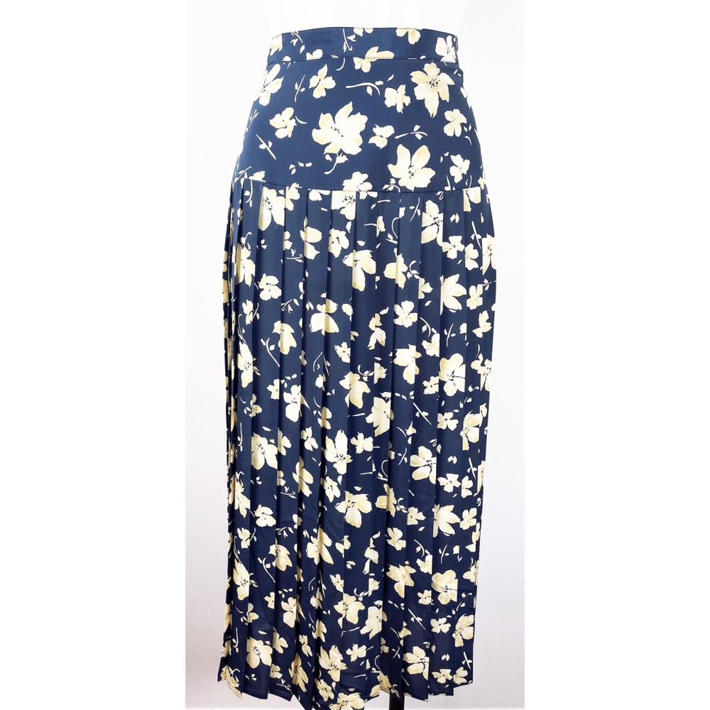 Floral Pleated Skirt Size 8 Petite